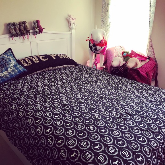 My small collection of VS Pink display dogs - Picture 7 of 13